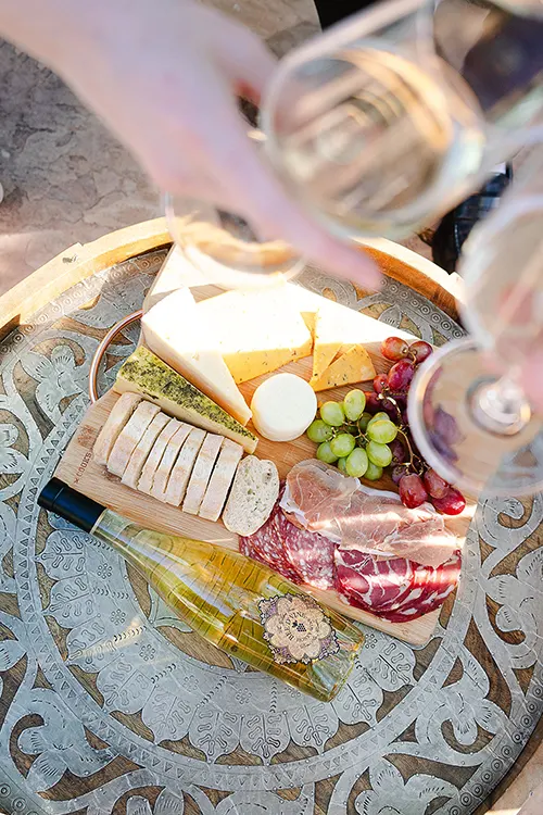 Bee D'Wine goes with food